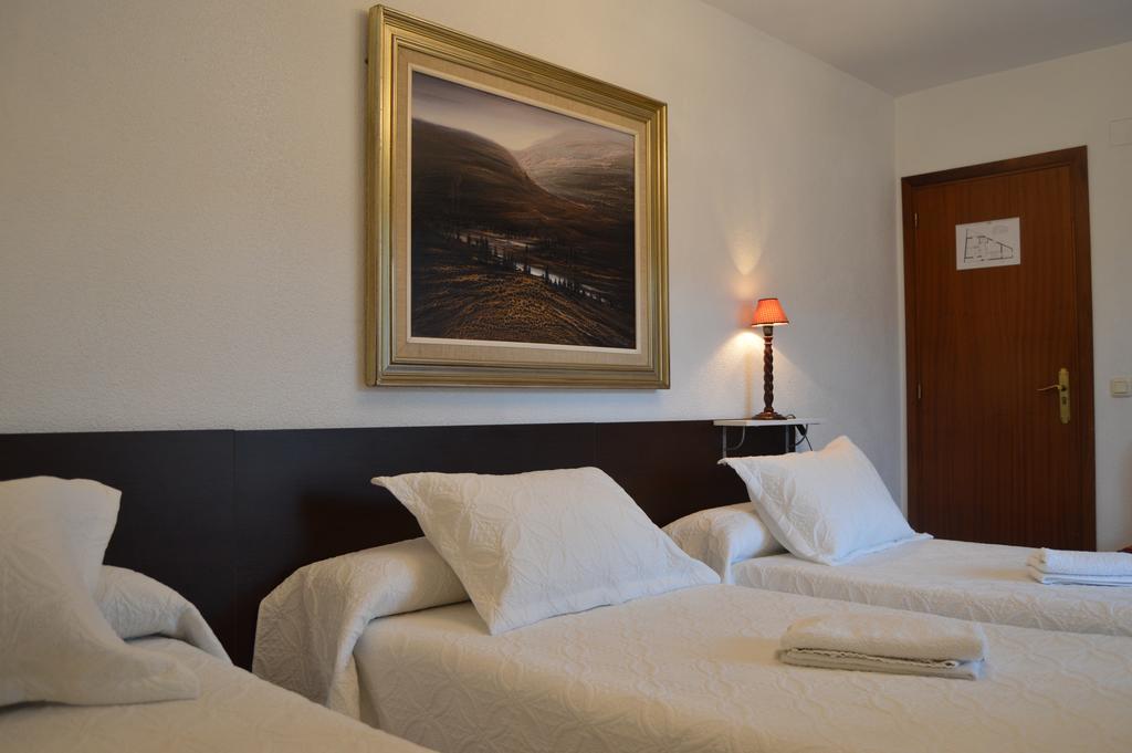 Pension El Peregrino De Larrasoana Exterior photo