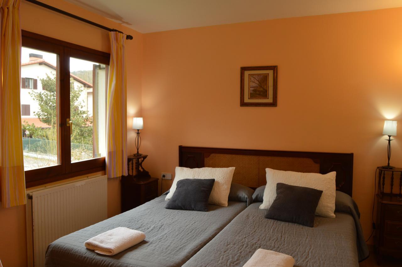 Pension El Peregrino De Larrasoana Exterior photo